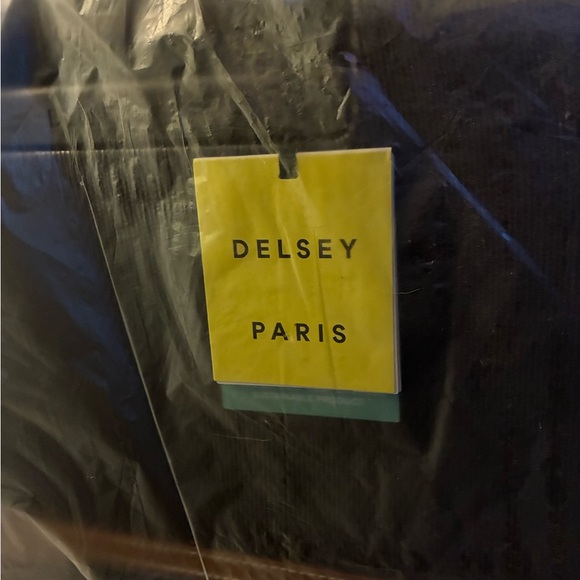 DELSEY PARIS 28 inch suitcase - Picture 3 of 10